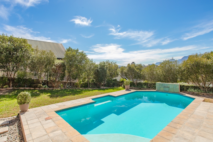 5 Bedroom Property for Sale in Lemoenkloof Western Cape